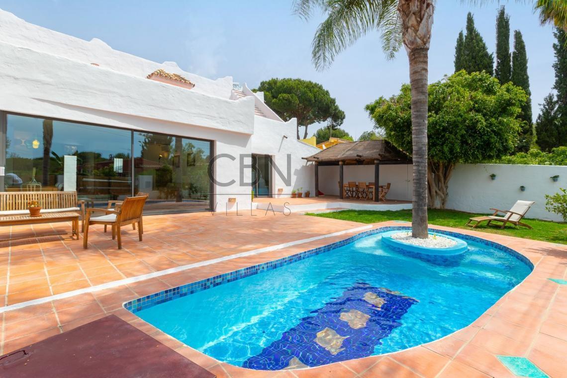 Villa en venta en Nagüeles, Marbella. 