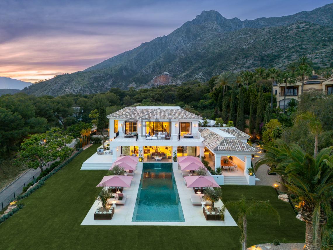 Villa en venta en la milla de Oro, Marbella.