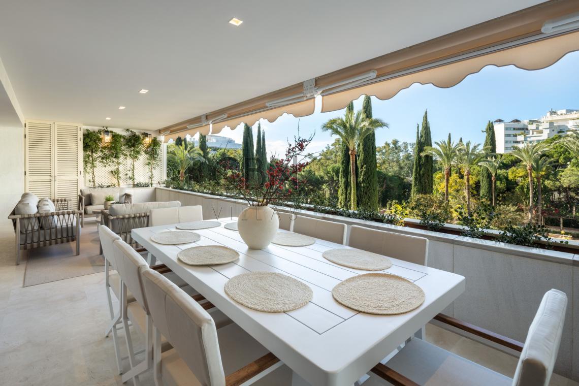 Estupendo apartamento en venta en Don Gonzalo, Marbella. 