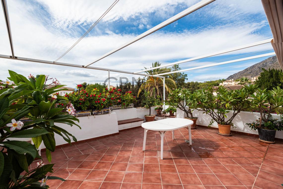 Atico en venta en Nägueles, Milla de Oro, Marbella.