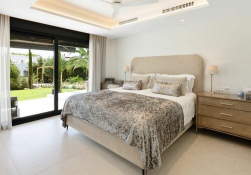 11-4d8aa6e612c0d8ce985b634e45aeea7a