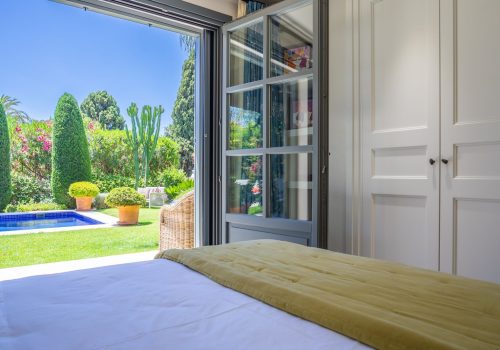 47-56c0eb9a3efbfebb6661ee47c0936bca