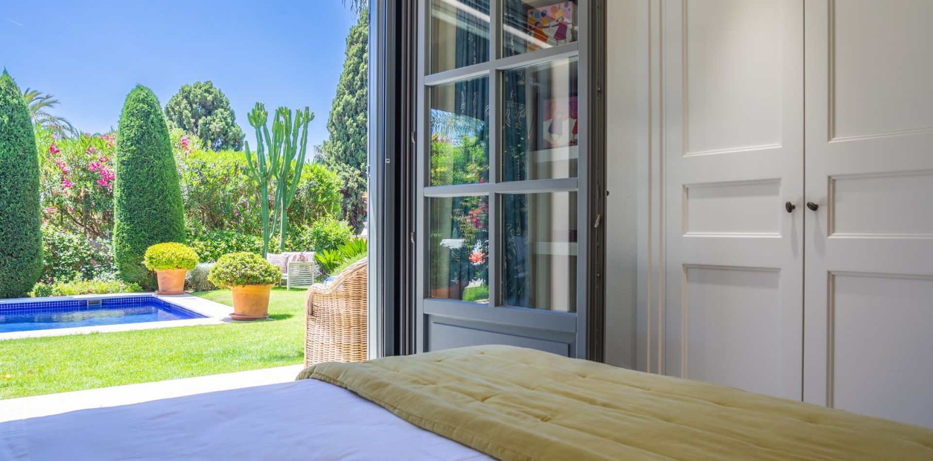 47-56c0eb9a3efbfebb6661ee47c0936bca