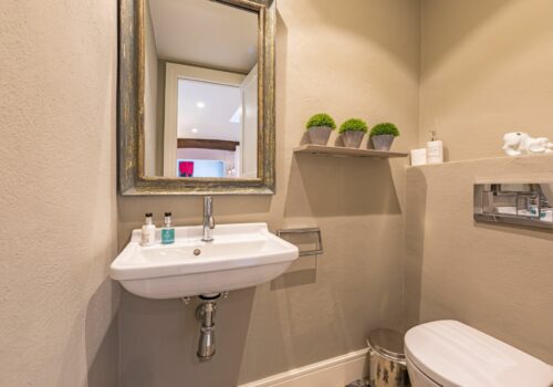 83-e38653549c62bfb112cf8b667915f461