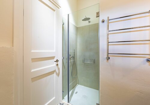 84-8b2483151924343b5690e407c092c856