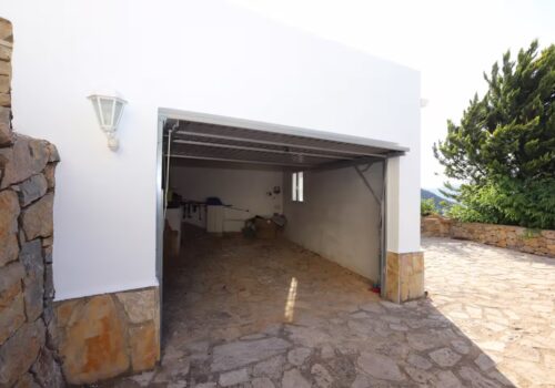 e0b16f57-07ee-49ff-8612-a7a1e849c6d1