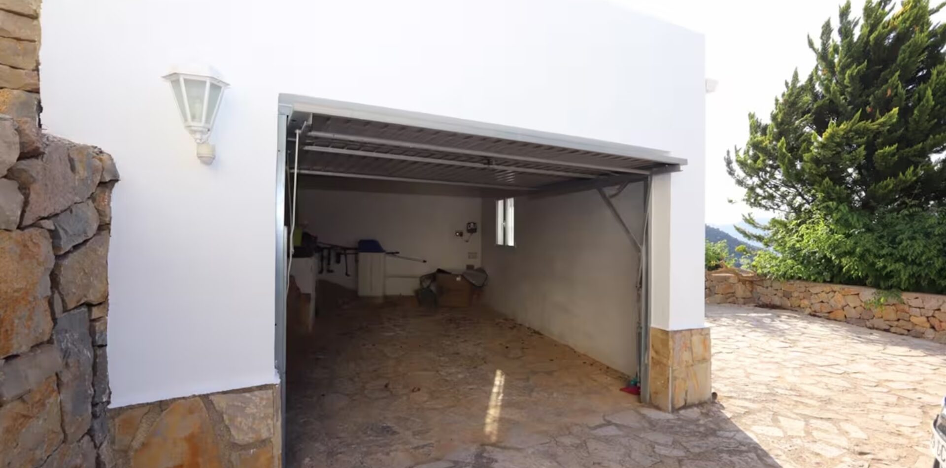 e0b16f57-07ee-49ff-8612-a7a1e849c6d1