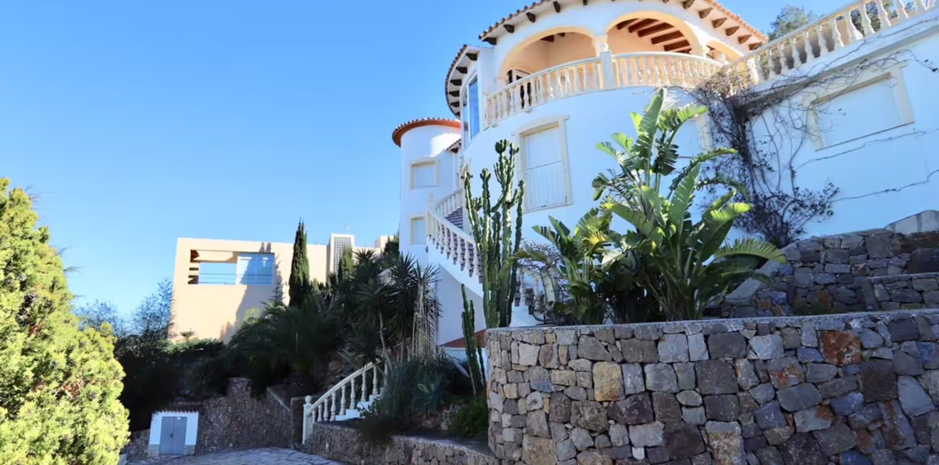 ee6af743-f453-4d3b-a8d1-e9b92800e173